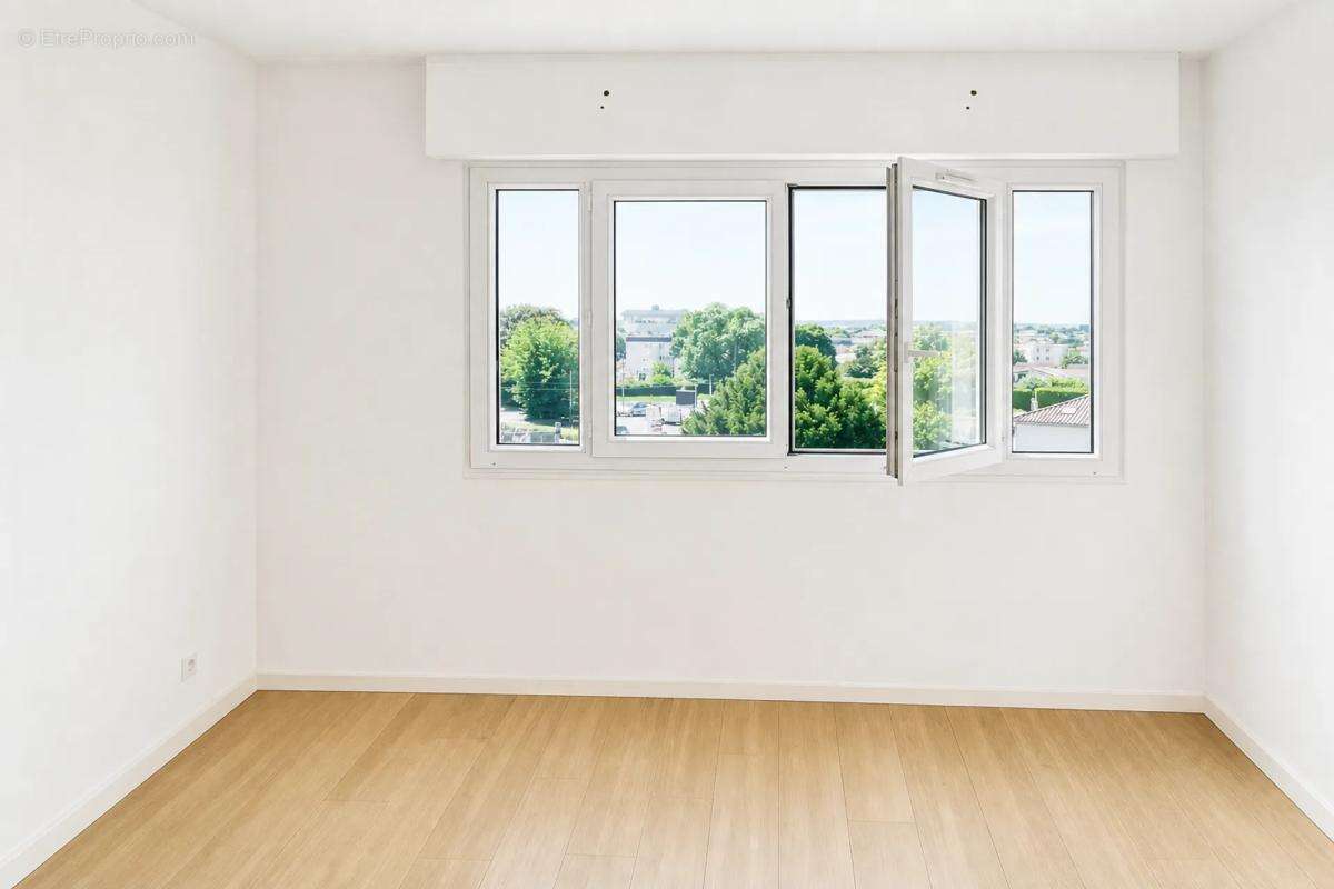 Immeuble 14 appartements avec balcons Cognac - photo 8