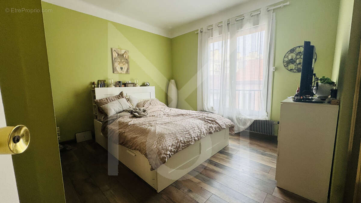 Appartement à MARSEILLE-4E