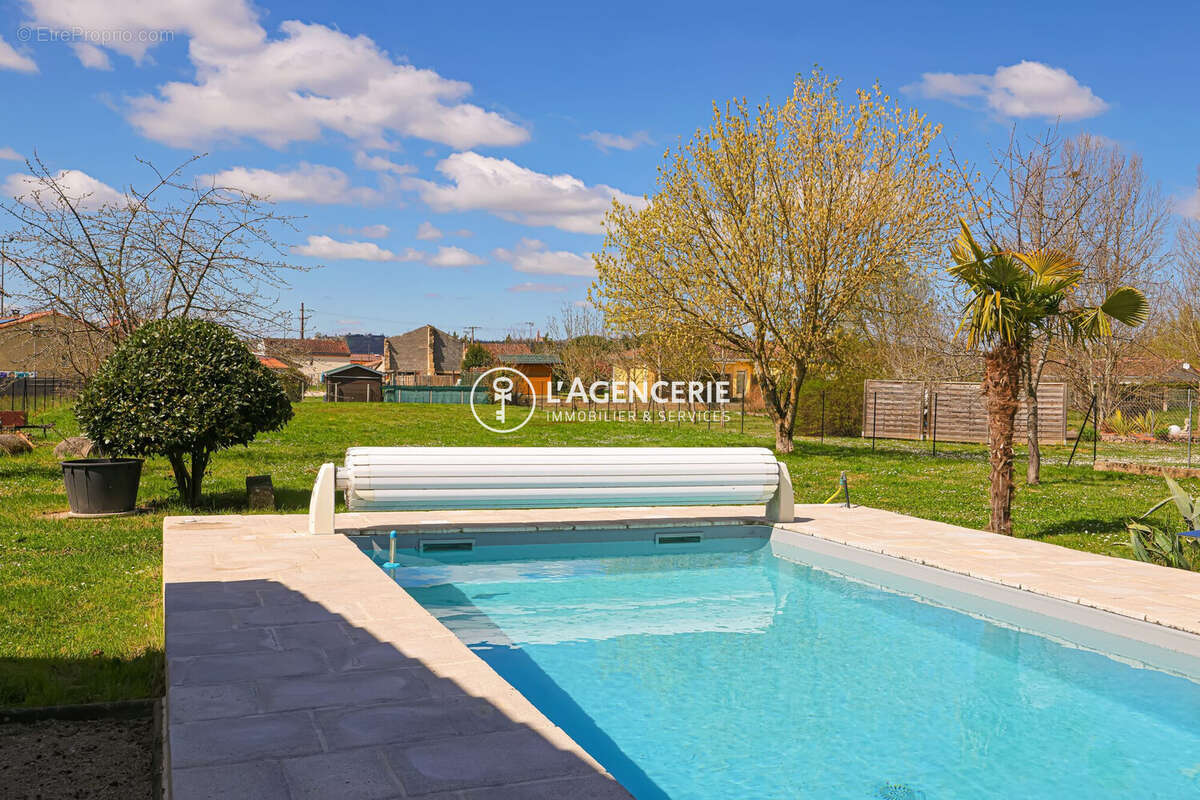 Maison à LESCURE-D&#039;ALBIGEOIS