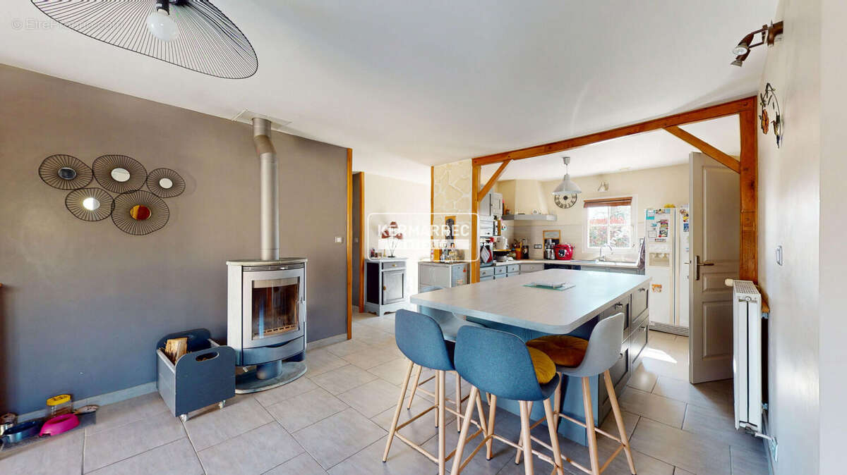 Maison plain-pied - 4 Chambres - Nombreuses annexes - photo 4