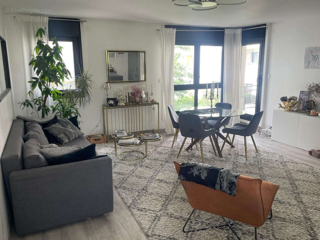 Appartement à PARIS-20E
