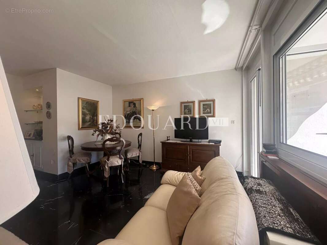 Appartement à ROQUEBRUNE-CAP-MARTIN
