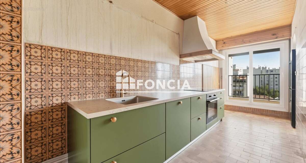 À vendre - 4 pièces en étage élevé avec balcon, garage et cave - Nice Ouest - photo 6