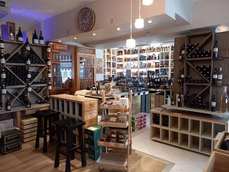 A vendre fonds de commerce cave a vins et epicerie fine- belle affaire - ouest des alpes maritimes 06 - photo 2