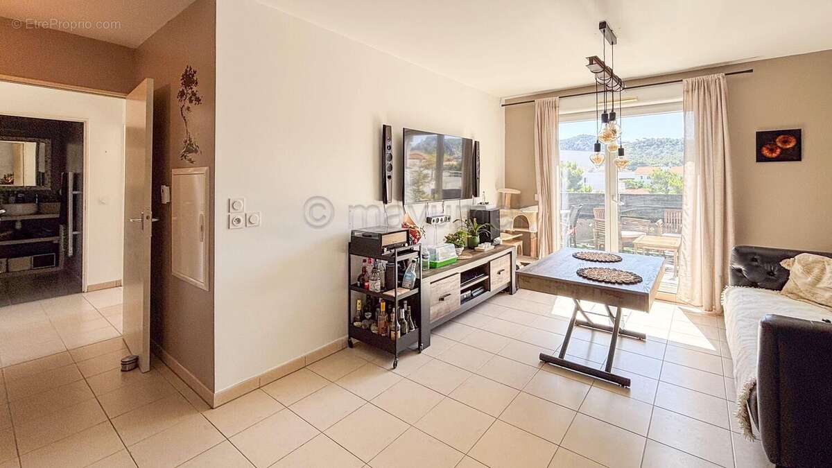 Appartement T3 - dernier étage - terrasse 16m2 - double box - 13009 Marseille n°7 - Appartement à MARSEILLE-9E