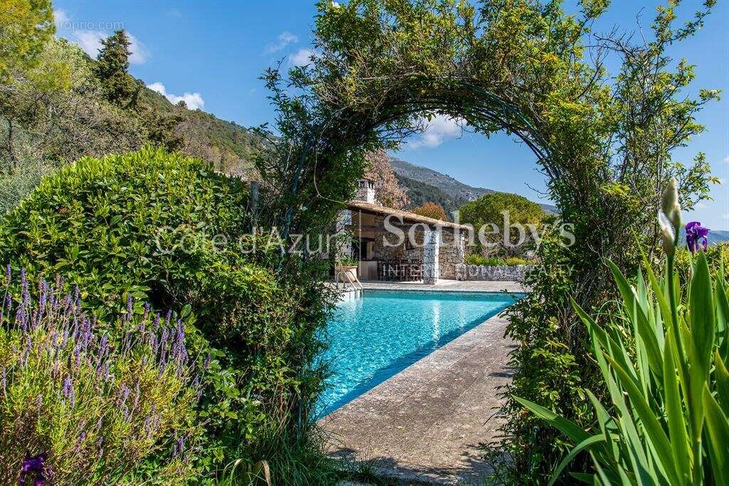 Maison à TOURRETTES-SUR-LOUP