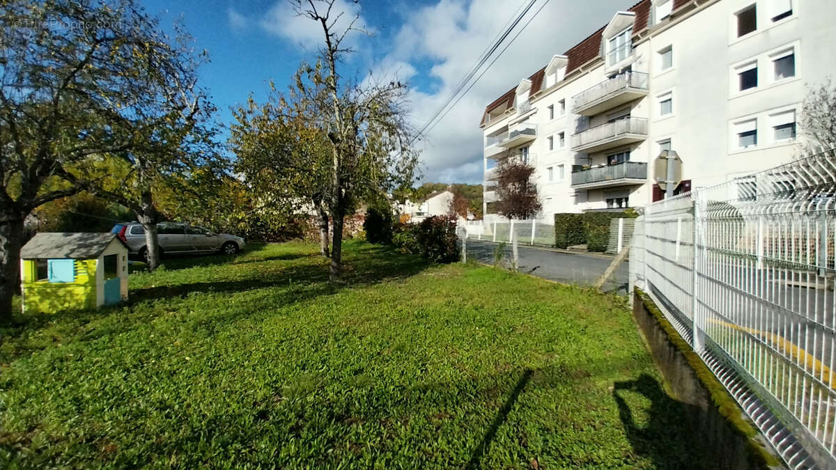 Périgueux Quartier Barnabé Terrain plat à bâtir 300 m2 - photo 4