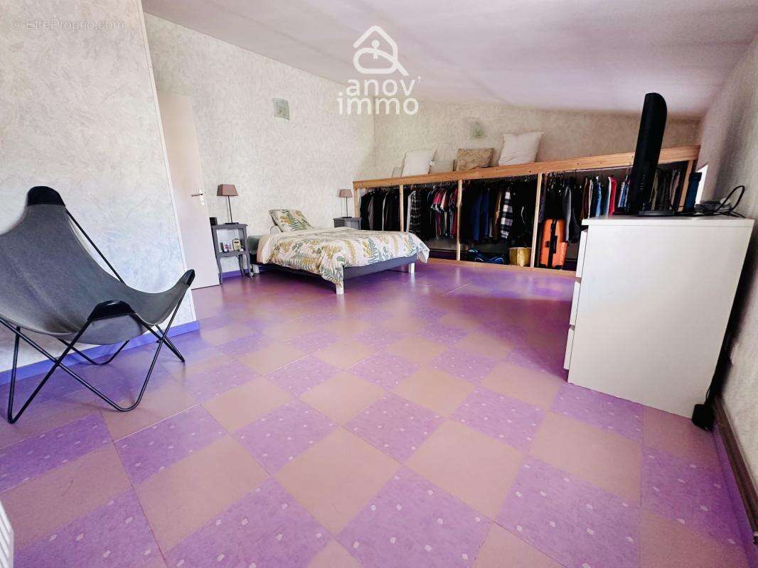 Maison de village 102 m2   2 chambres   Cour   Dépendance am - photo 11