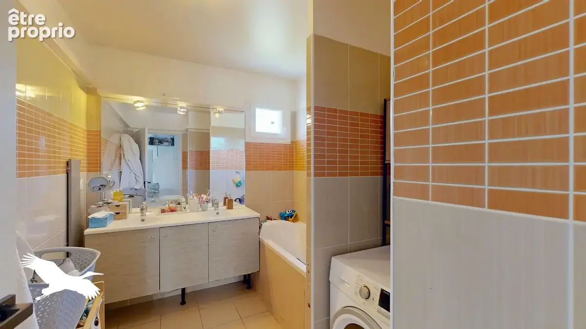 A VENDRE - Marseille 13010, Secteur St Tronc - Appartement 4/5 pièces de 100m² avec terrasse plein ciel de 86m², place de parkin - photo 11