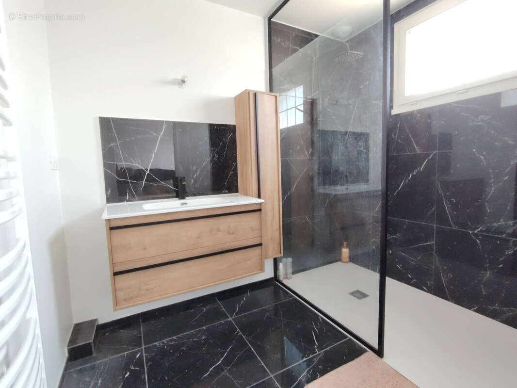 Maison à SAINT-ERBLON