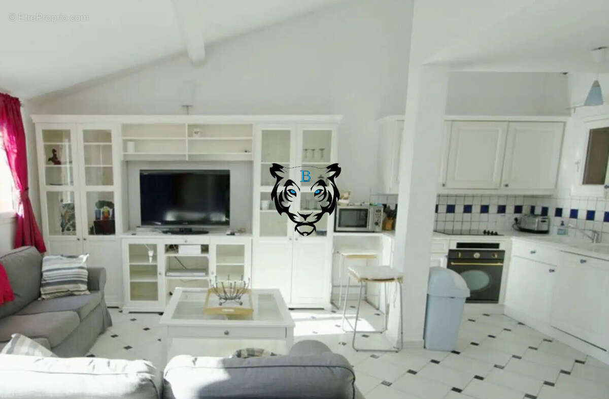 Maison à ROQUEBRUNE-SUR-ARGENS