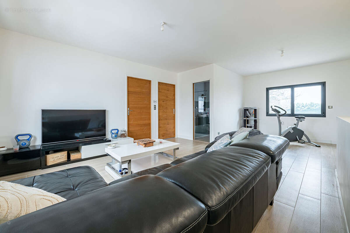 Maison 6 pièces 173m2 sur 608m2 de terrain - photo 18