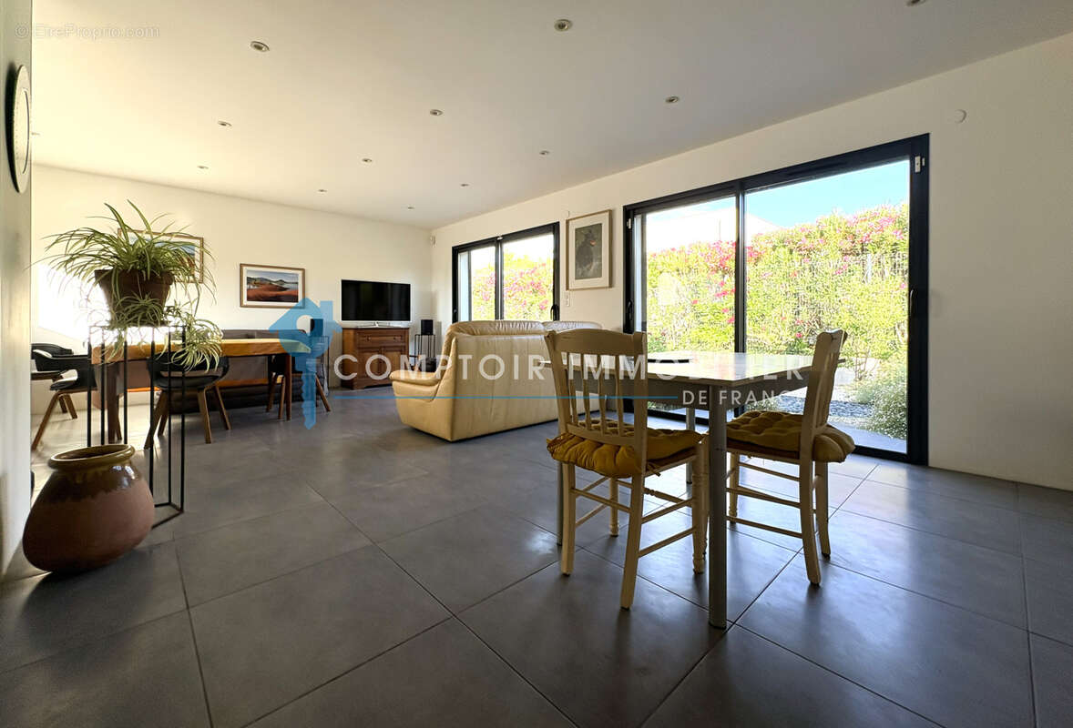 DEPT-30-A VENDRE-MEYNES Bel ensemble immobilier composé de deux villa de plain pied sur 1300m2 de terrain - photo 23