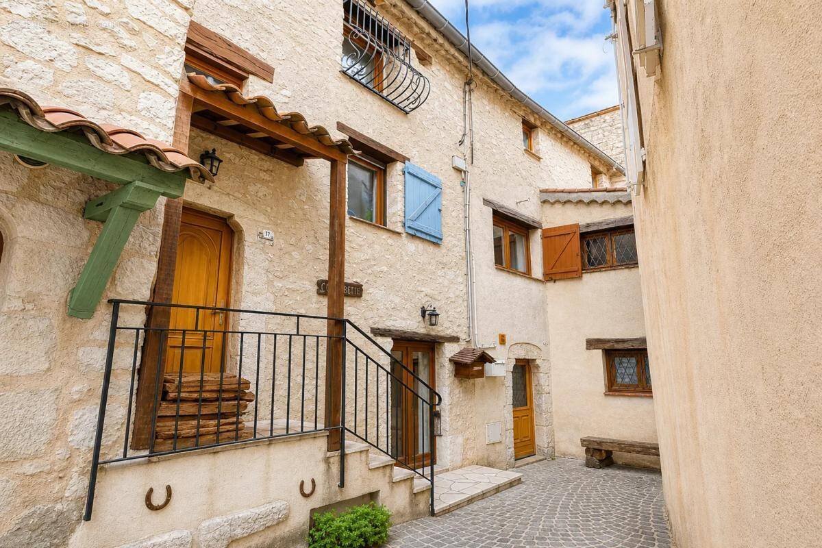 Maison à SAINT-VALLIER-DE-THIEY