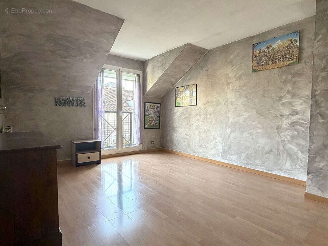 Maison à MONTIGNY-LE-BRETONNEUX