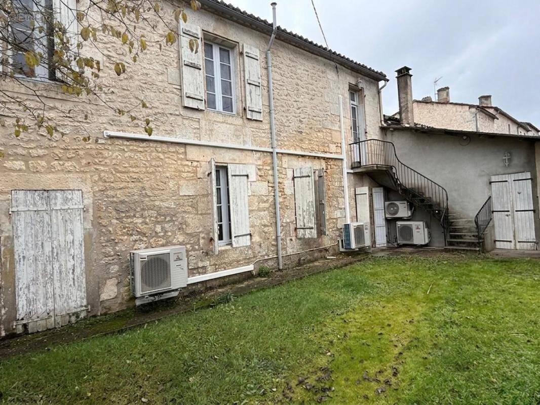 Maison à GARAT