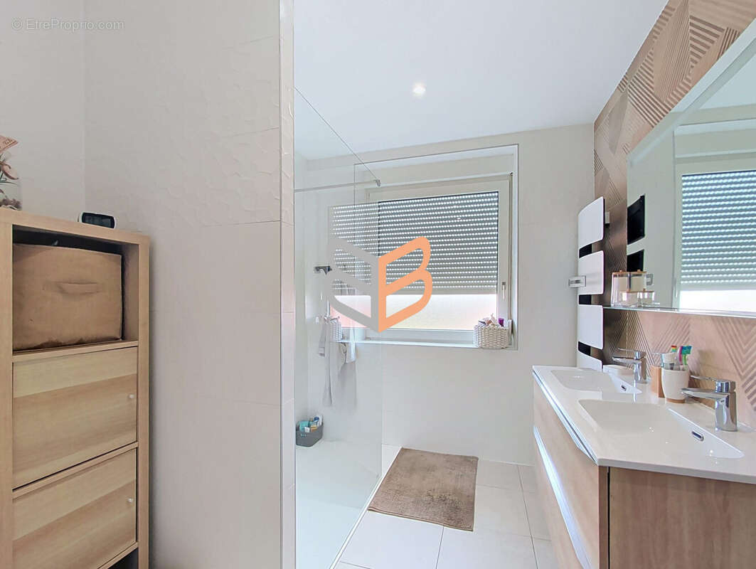 Maison 104 m² à Tressange  - photo 9