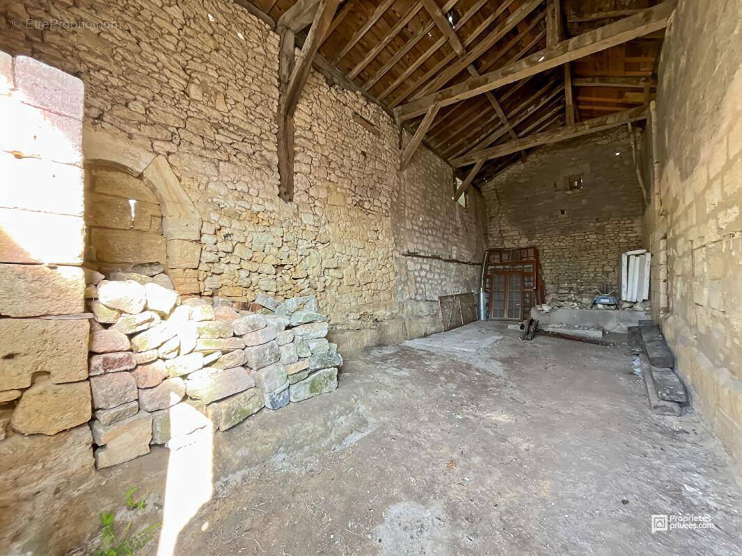 Maison à AUBIE-ET-ESPESSAS
