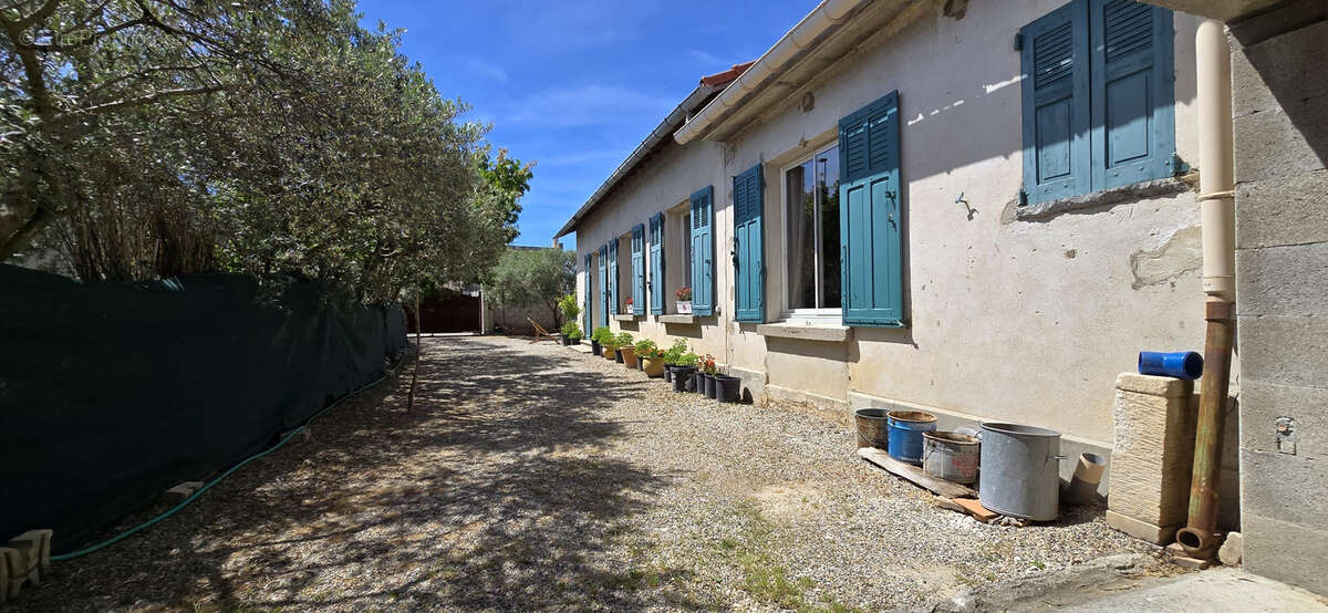 Maison à MORIERES-LES-AVIGNON