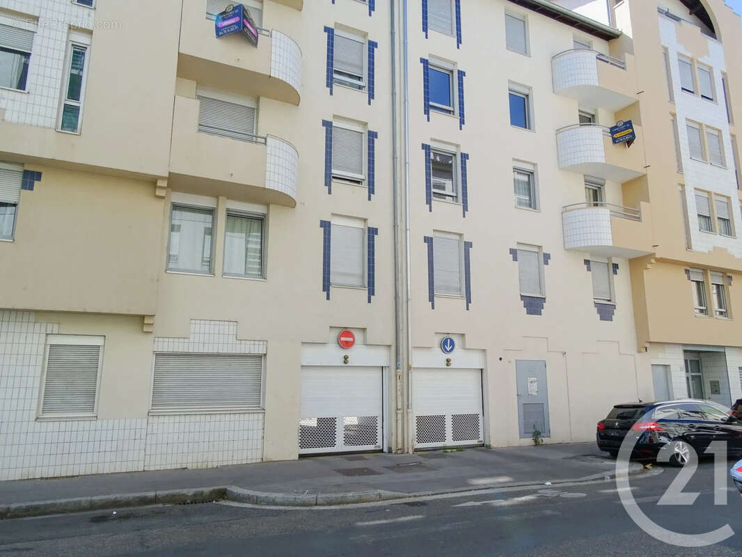 Parking à Lyon-3e  - photo 5