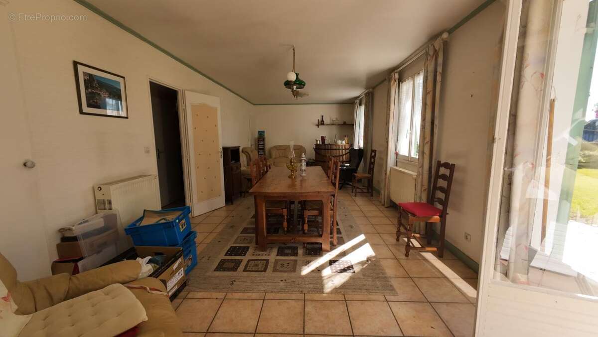 Maison à AVREMESNIL
