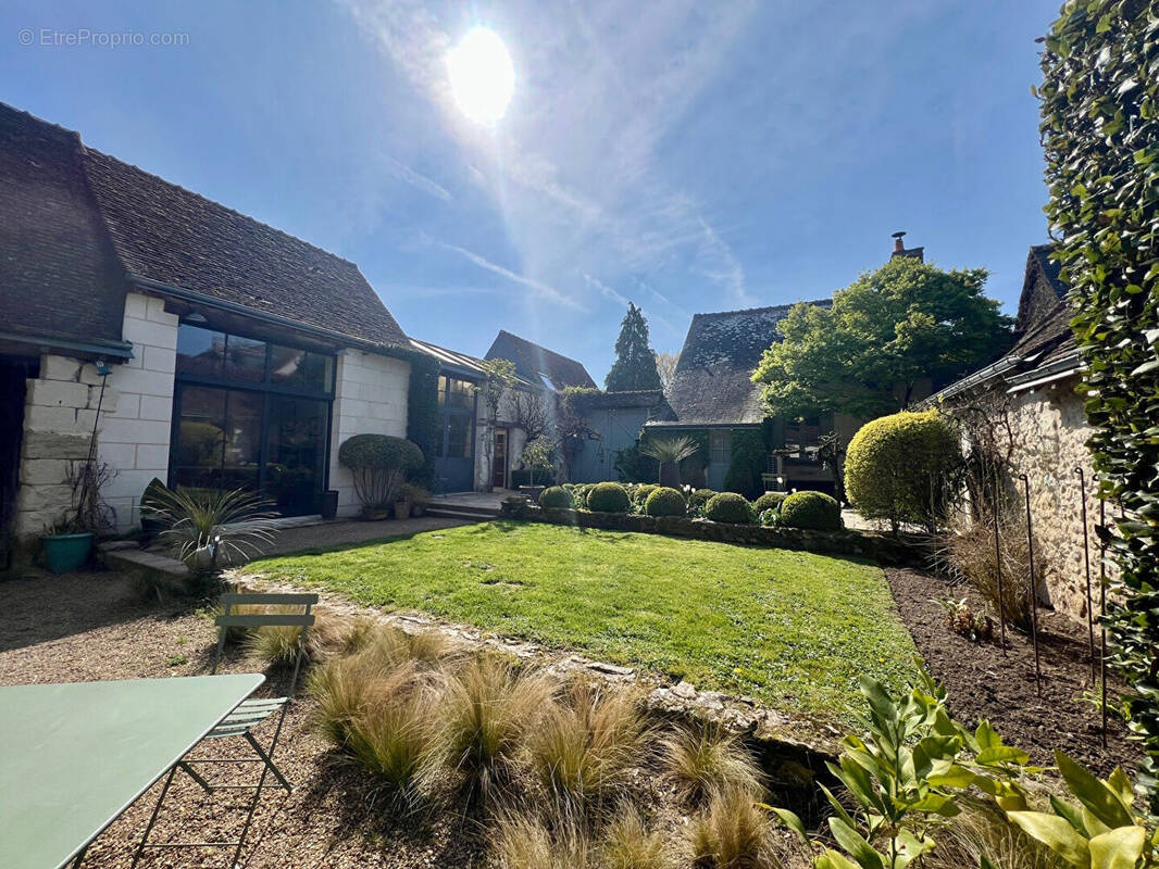 Maison à AZAY-SUR-CHER