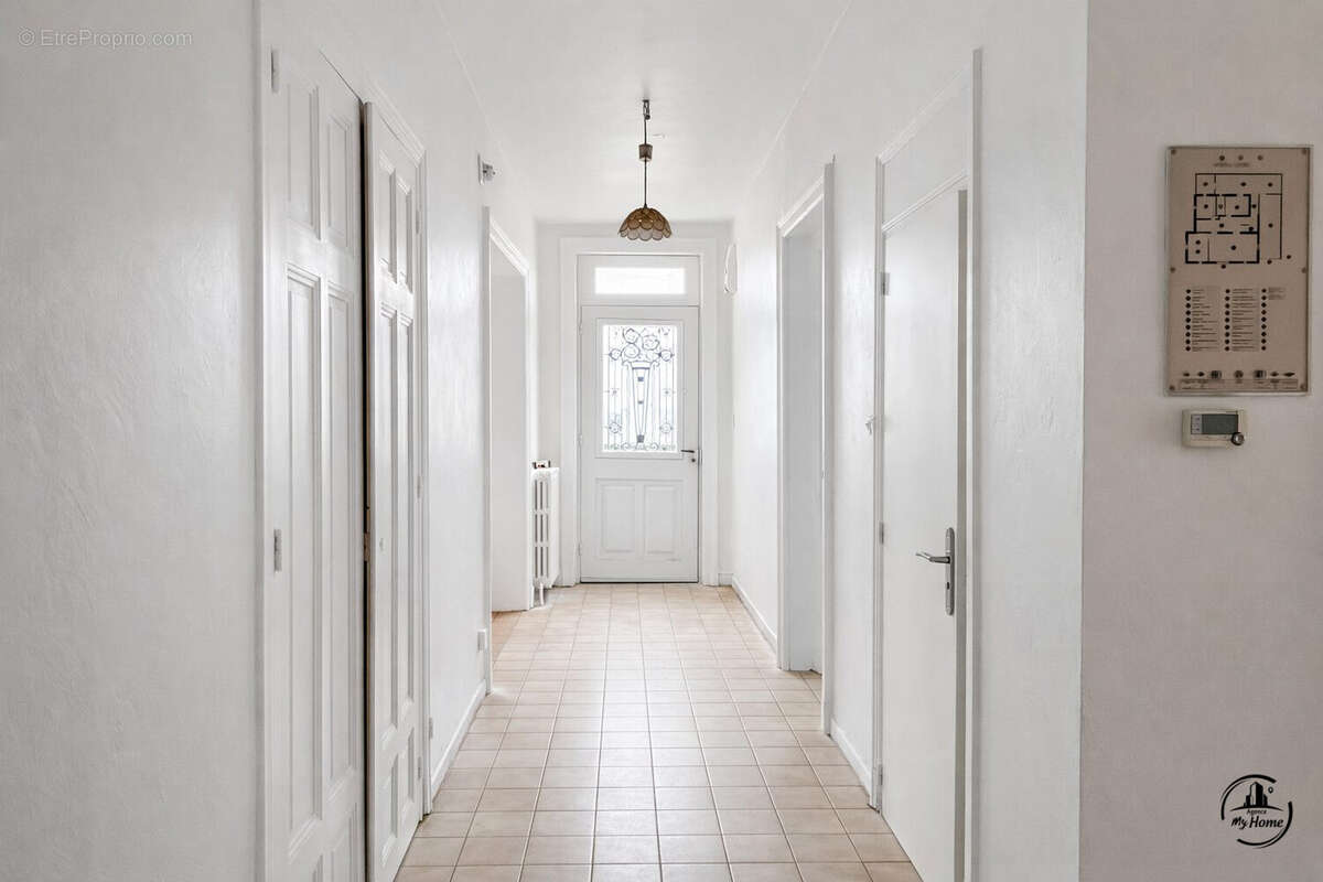 Maison à ROCHE-LA-MOLIERE