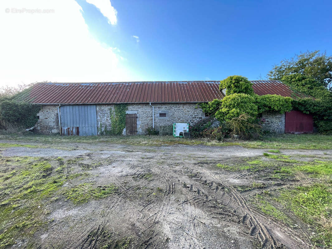 Maison à SAINT-EVARZEC
