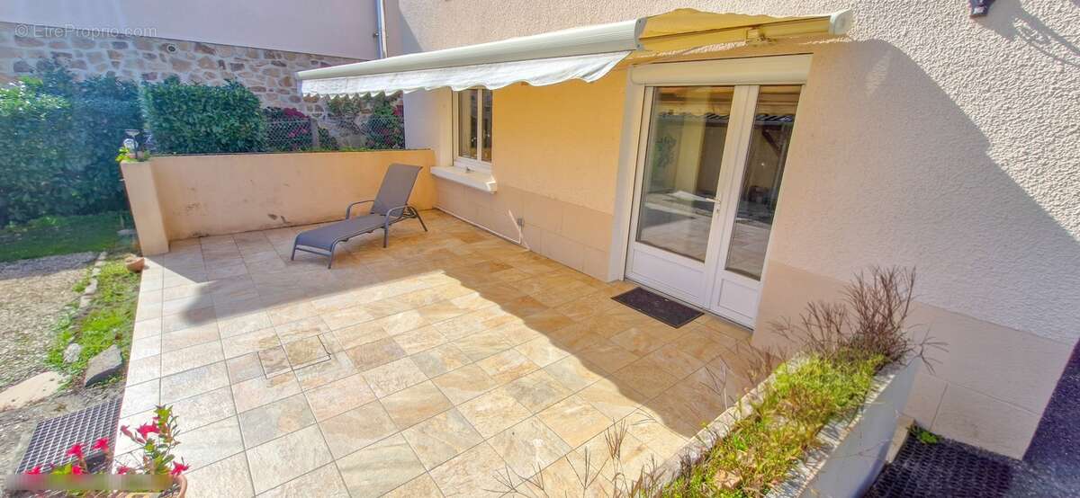 Maison à SAINT-JUNIEN