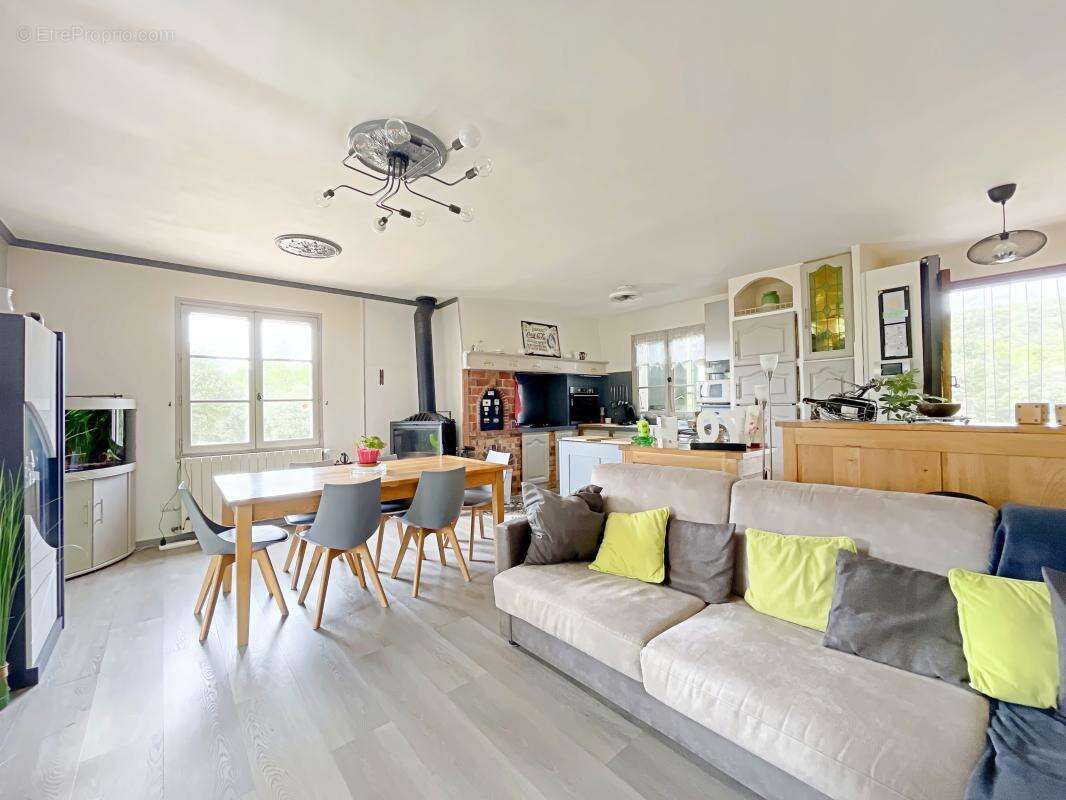 Maison à GINASSERVIS