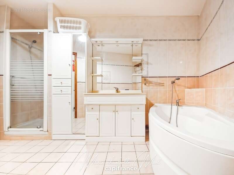 Maison à PONT-DE-VAUX