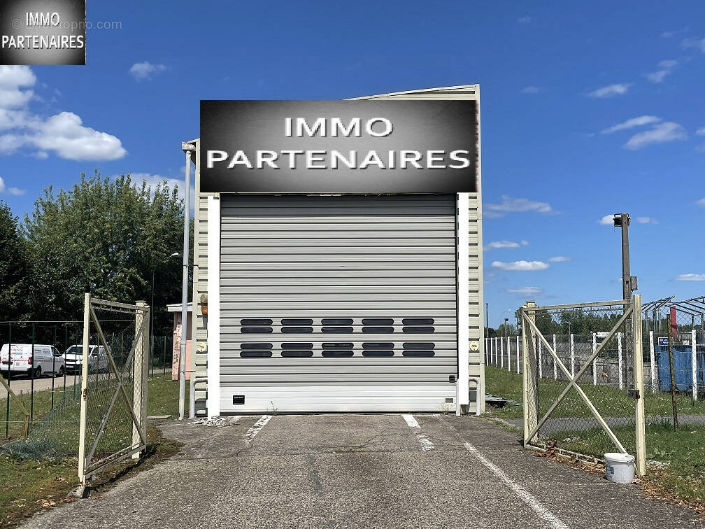 Commerce à CREUZIER-LE-VIEUX