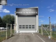 Commerce à CREUZIER-LE-VIEUX