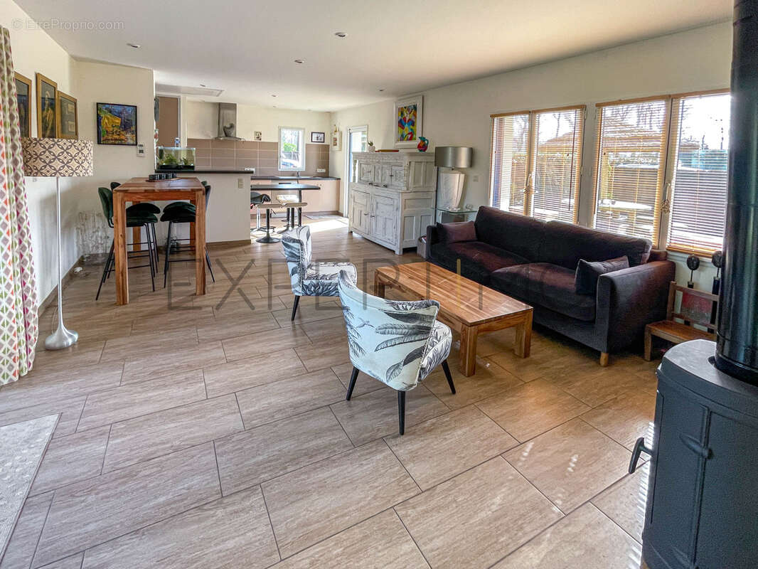 Maison à SAINT-LYPHARD