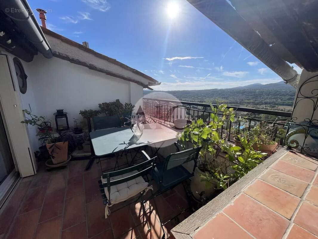 Appartement à FAYENCE