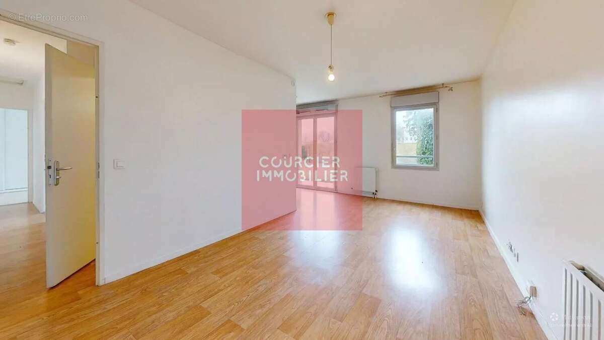 Appartement à LE MESNIL-SAINT-DENIS