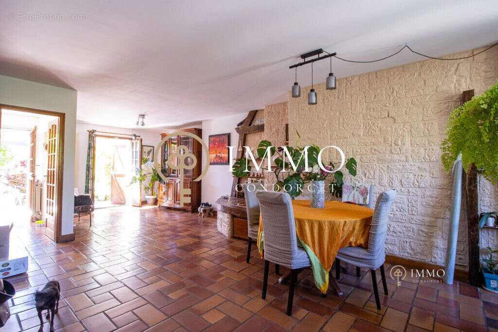 Maison 115 m² à Cachan  - photo 2