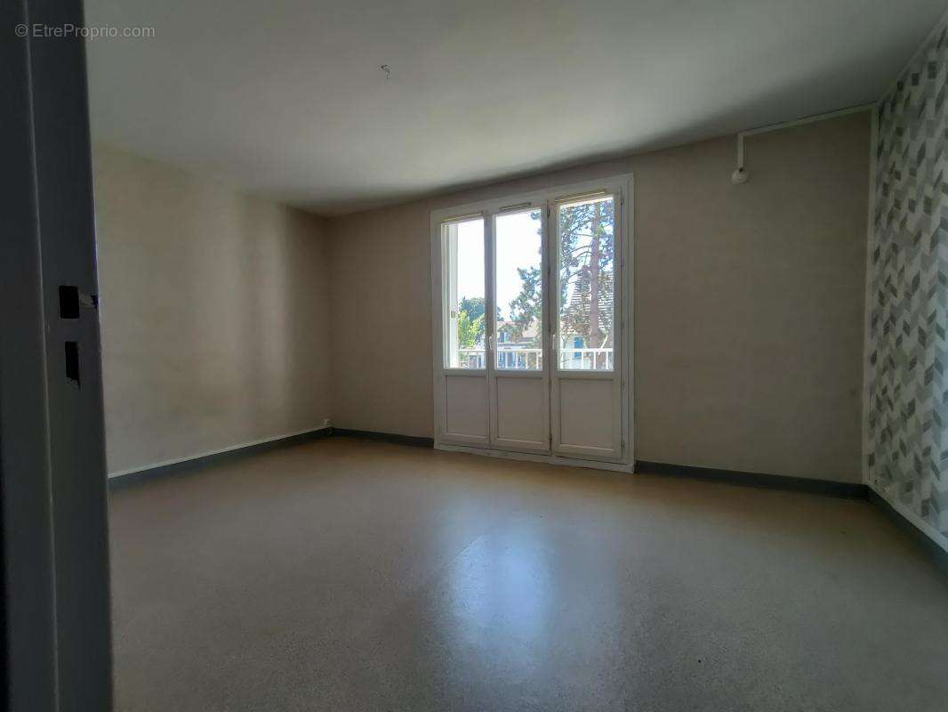 Appartement T3 62m² - Crépy-en-Valois - 3650.1.2.12 - photo 2