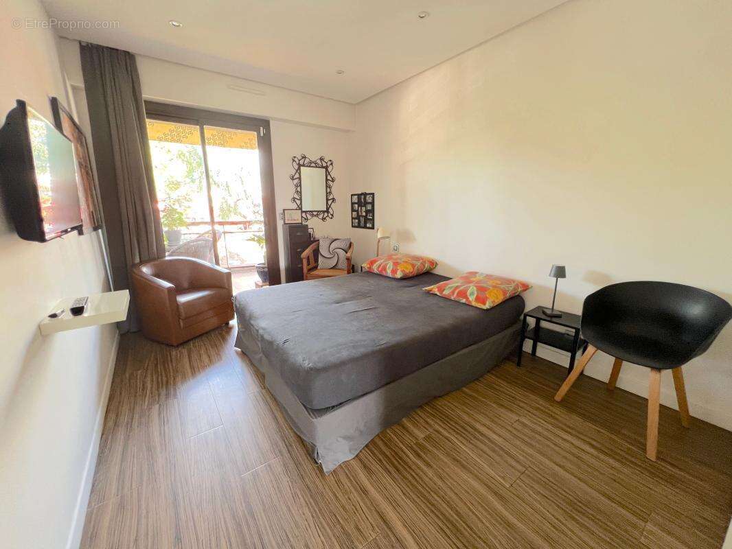 Appartement à VILLENEUVE-LOUBET