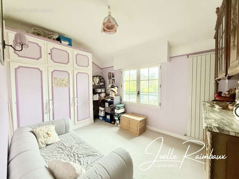 Maison à CHENNEVIERES-SUR-MARNE