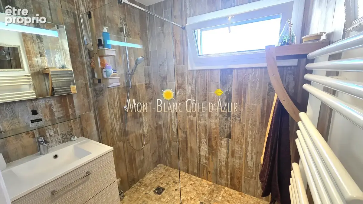 Appartement type villa sur le toit de 80 m2 environ, 3 chambres, vue mer, terrasse 100 m2, garage, cave - photo 25