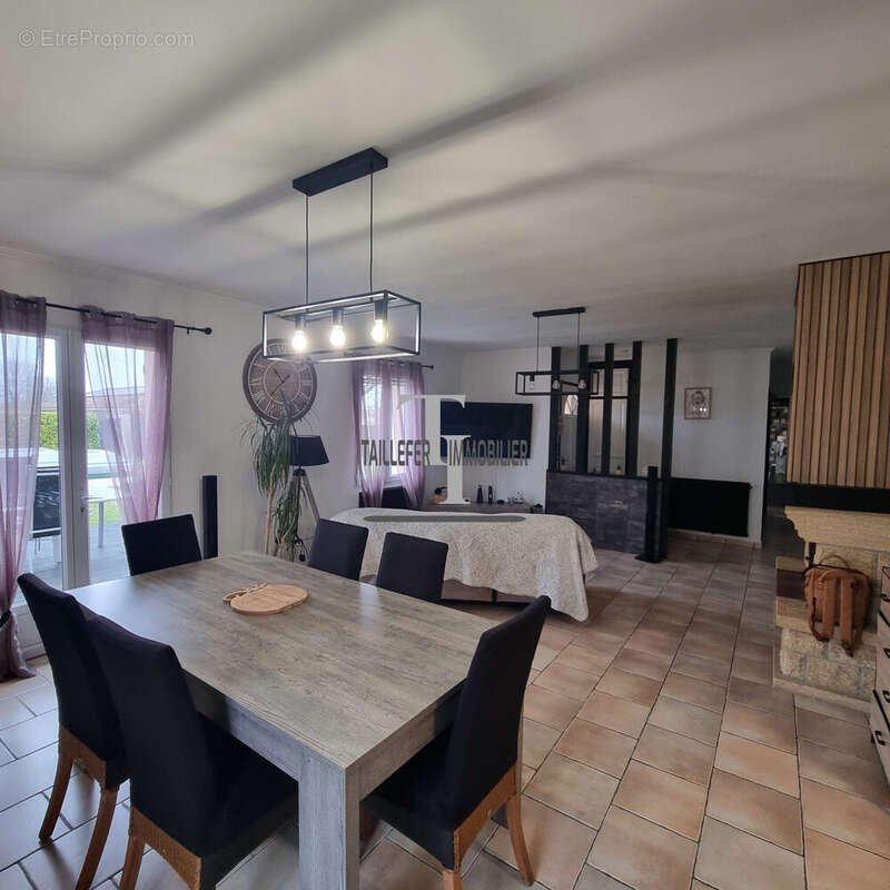 Maison à SAINT-ASTIER