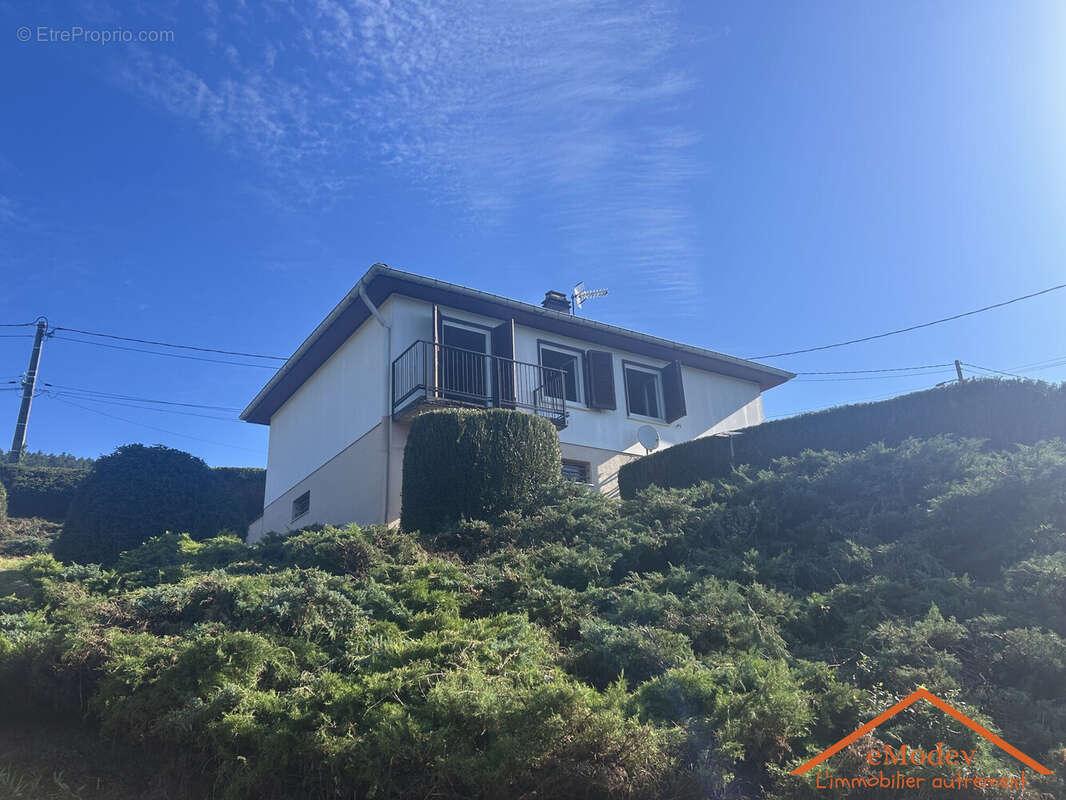 Maison à LAVELINE-DEVANT-BRUYERES