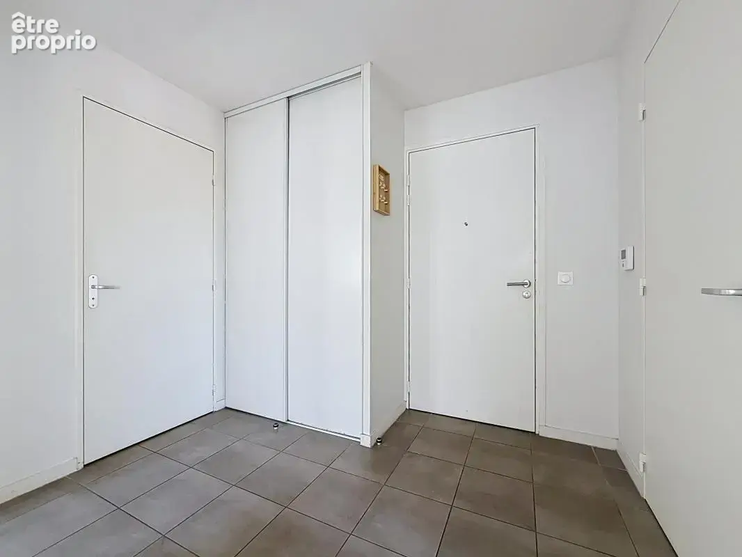 Appartement - 2 Chambres  Terrasse - Garage en sus - Place de parking - Proche commodités - photo 15
