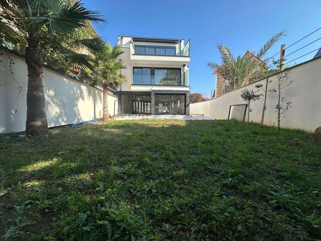 Maison à SAINT-MAUR-DES-FOSSES