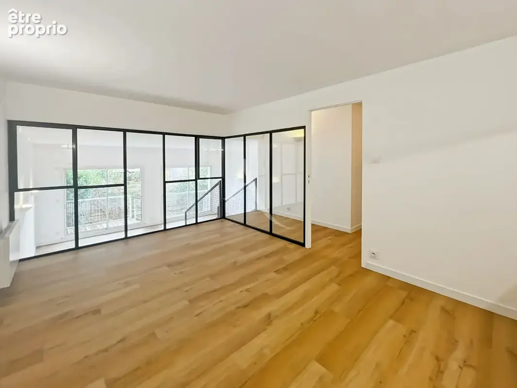 Appartement atypique de 86 m² avec terrasse plein sud en centre-ville de Challans - photo 2