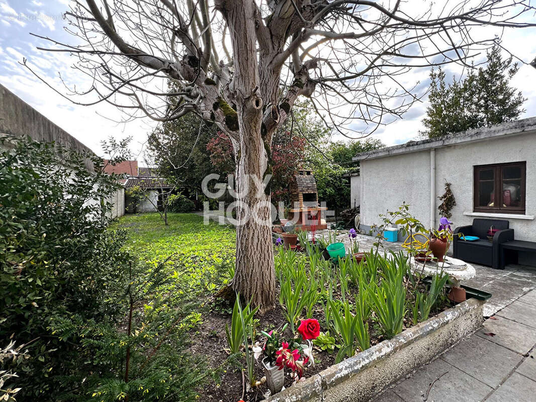 Maison à PONTAULT-COMBAULT