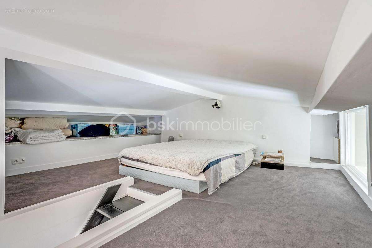 Appartement à PARIS-20E