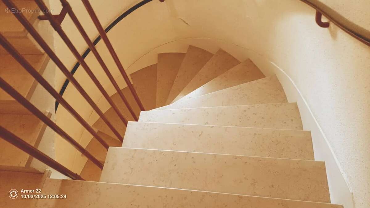 Appartement à CHARENTON-LE-PONT