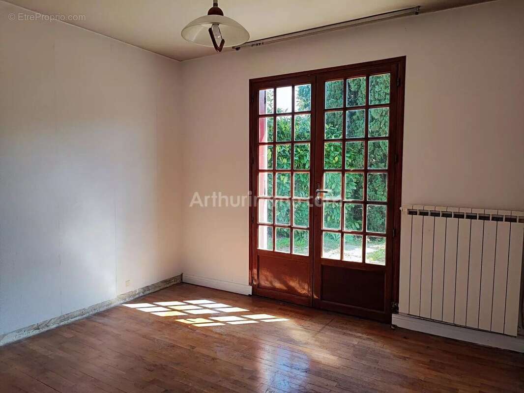 Maison à VIRY-CHATILLON